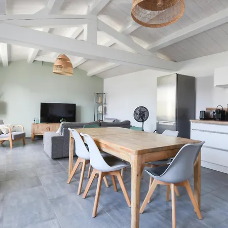 Holiday home - Maison Lumineuse - 300m De La L'Epine (Vendee)