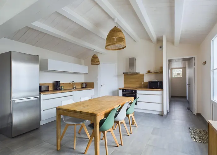 Holiday home - Maison Lumineuse - 300m De La *